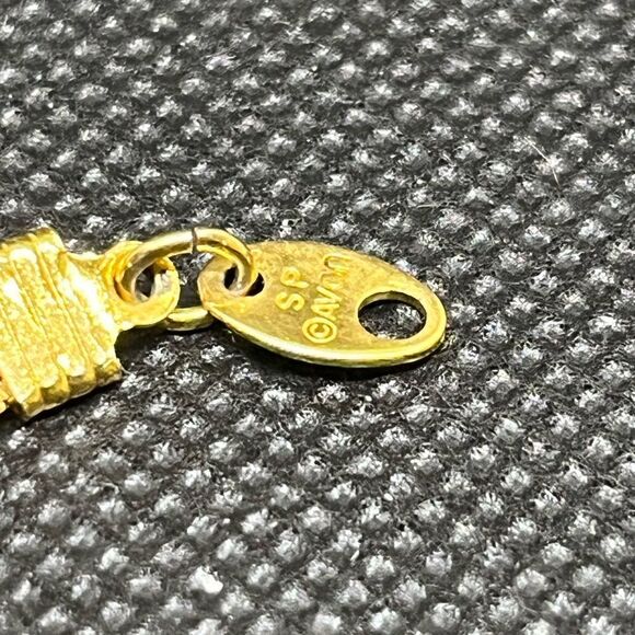 Two Sided AVON SP‎ Braided Gold Tone Bracelet with Faux Pearls 6.5 “ Length - Picture 3 of 3